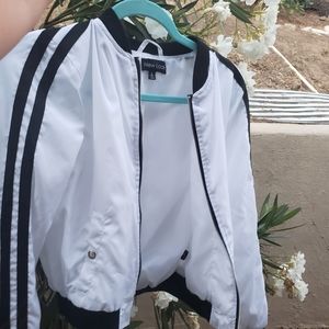 WHITE LIGHT JACKET WOMEN'S BLACK STRIPES ZIP UP